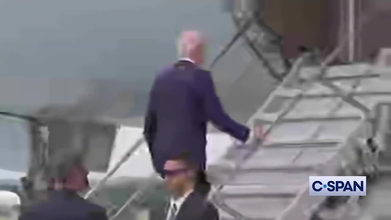 'Mr President, please talk to us!': Moment reporter screams at Joe Biden as he boards plane